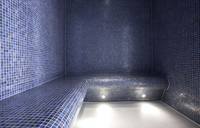 are there any benefits to using steam rooms